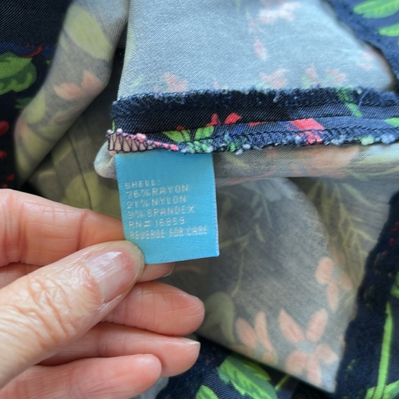 J McLaughlin Layne Top Amelia Floral Navy Blue Sleeveless Back Zip Sz 10 - Picture 9 of 12